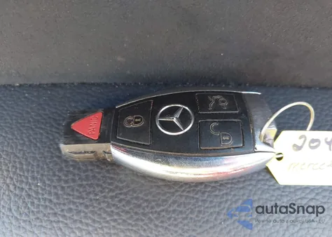 2013 Mercedes-Benz C 300 Luxury 4Matic/Sport 4Matic z USA, uszkodzony, nr VIN WDDGF8AB8DG047453